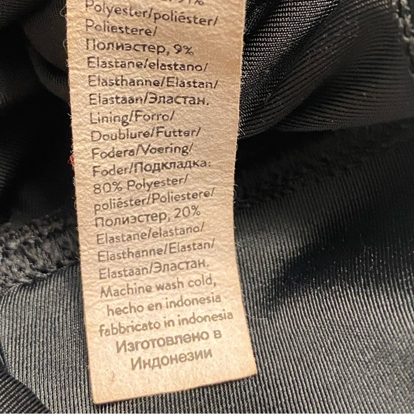 SPANX Black Velvet Leggings Size Large - Picture 11 of 12